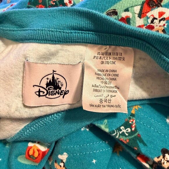 Disney Christmas Pajama Set – Women’s Size 1X – 2-Piece Holiday Sleepwear - Picture 4 of 5